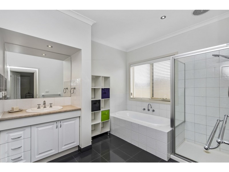 26 Langmore Drive, Hillside VIC 3037