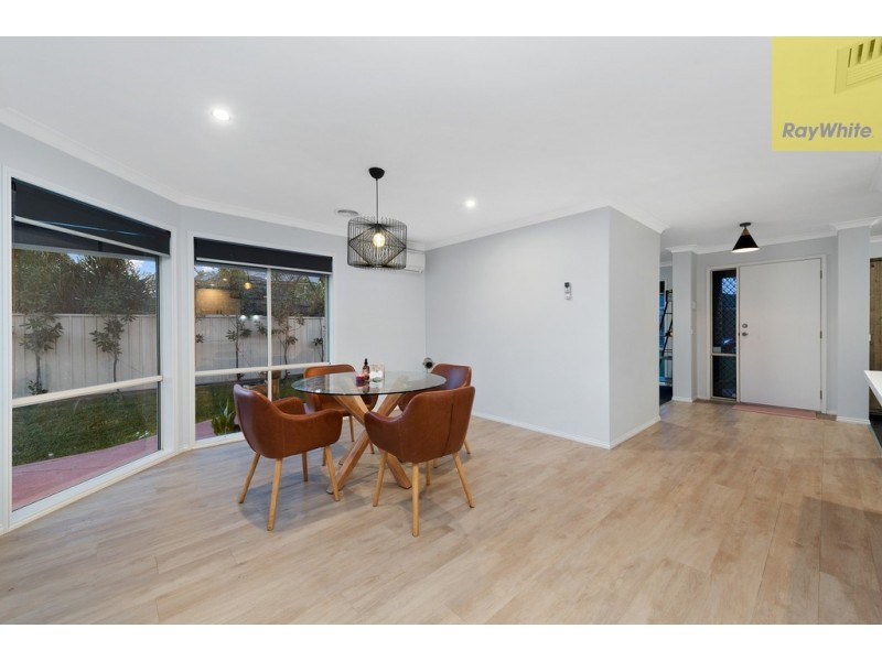 19 Johnston Way, Taylors Hill VIC 3037