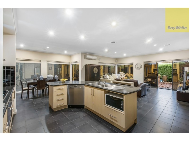 7 Mulwala Place, Taylors Hill VIC 3037