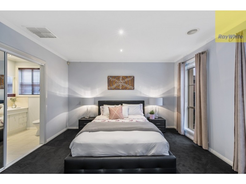 26 Lalwinya Street, Delahey VIC 3037