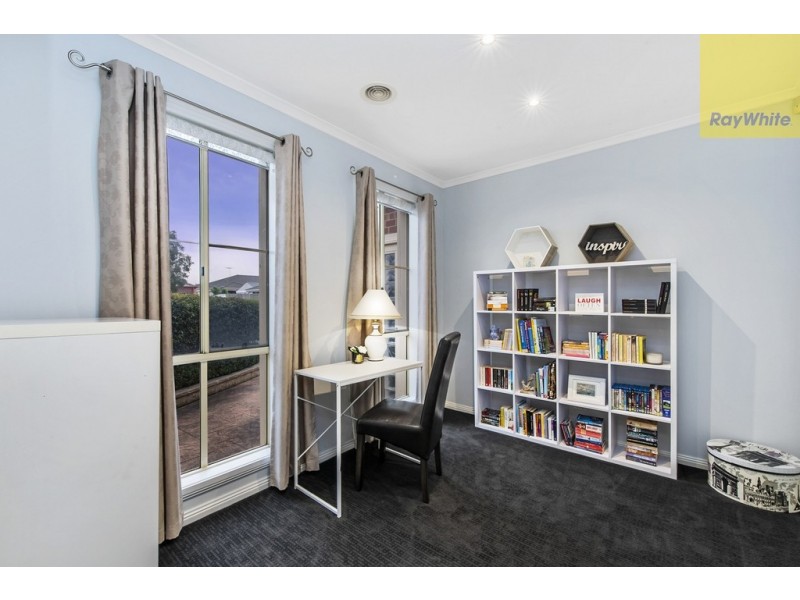 26 Lalwinya Street, Delahey VIC 3037