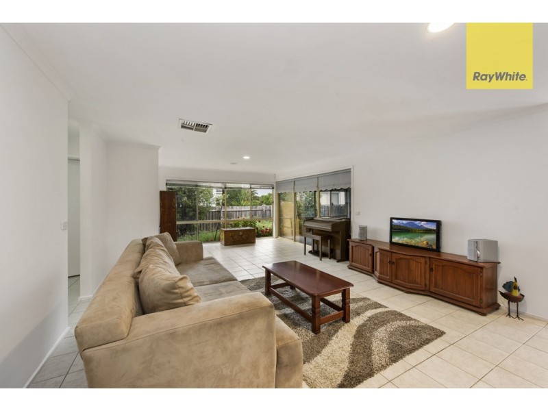 53 Verona Drive, Taylors Lakes VIC 3038