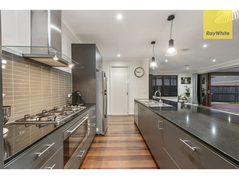 30 Ultimo Walk, Taylors Hill VIC 3037