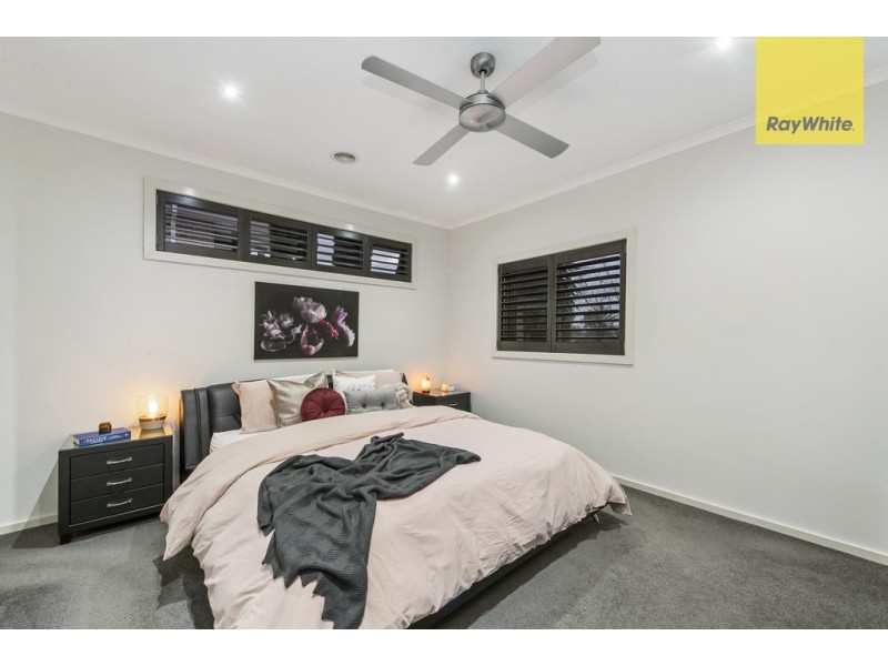 30 Ultimo Walk, Taylors Hill VIC 3037