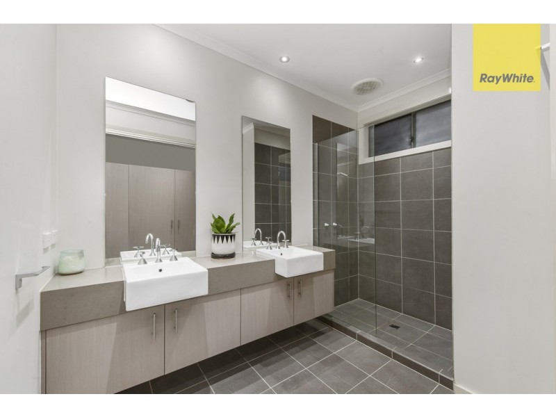 30 Ultimo Walk, Taylors Hill VIC 3037