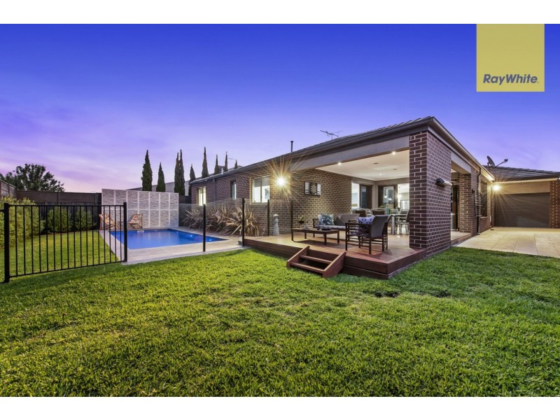 30 Ultimo Walk, Taylors Hill VIC 3037