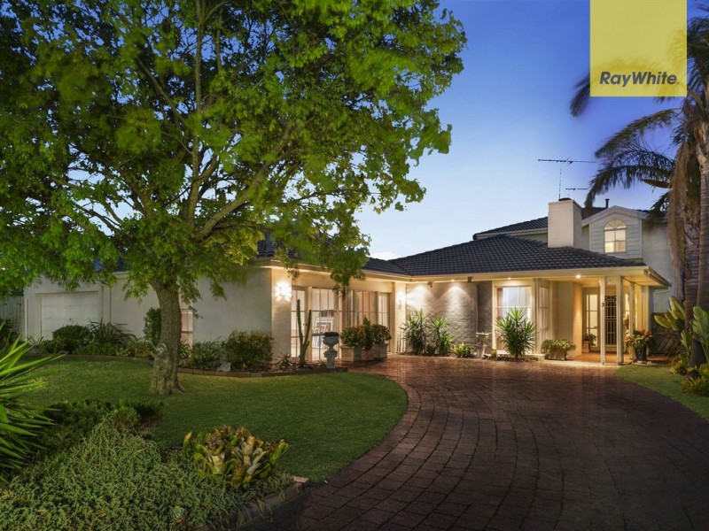 3 Turin Place, Taylors Lakes VIC 3038