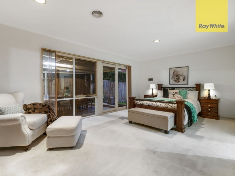 3 Turin Place, Taylors Lakes VIC 3038