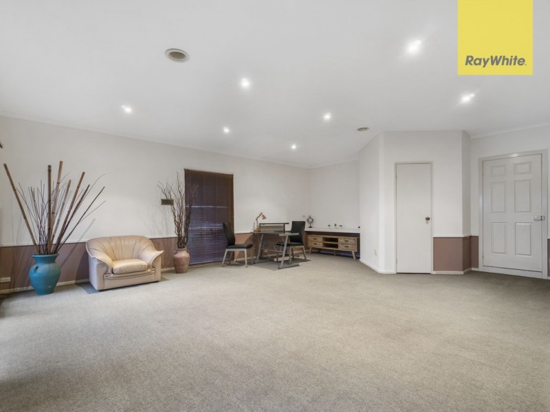 3 Turin Place, Taylors Lakes VIC 3038