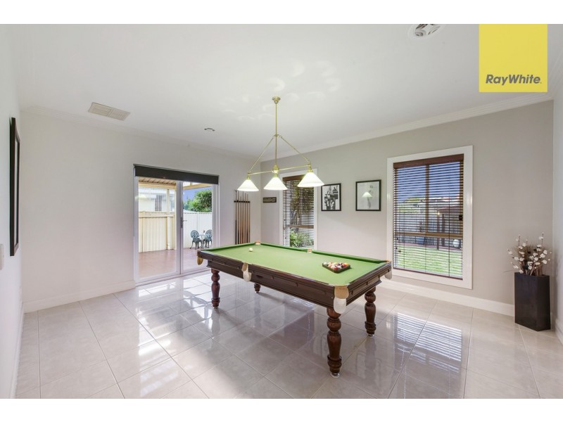 2 Tambo Crescent, Taylors Hill VIC 3037