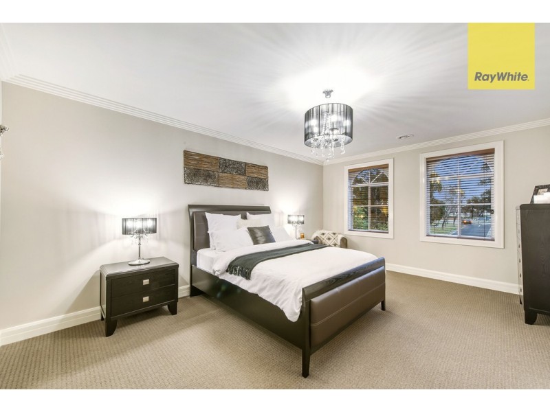 2 Tambo Crescent, Taylors Hill VIC 3037