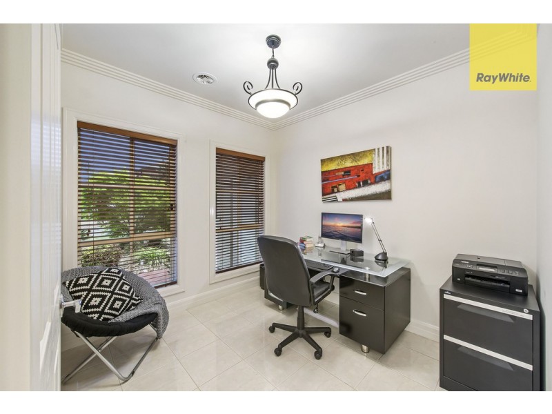 2 Tambo Crescent, Taylors Hill VIC 3037