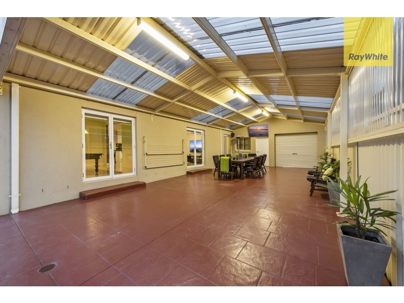 2 Tambo Crescent, Taylors Hill VIC 3037