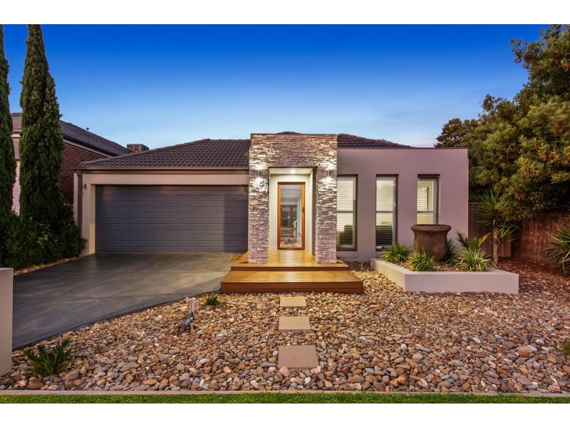 3 Weigall Close, Caroline Springs VIC 3023