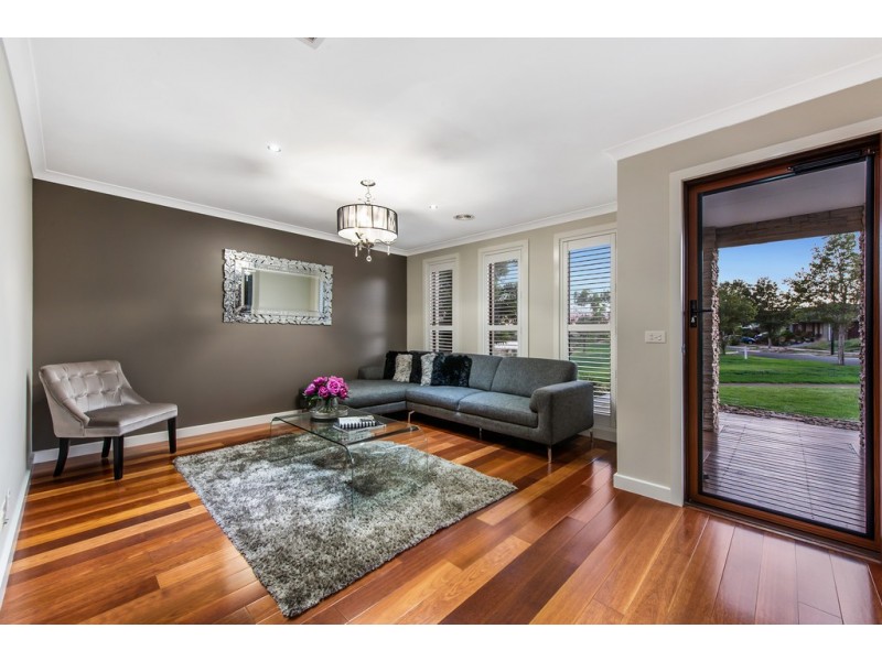 3 Weigall Close, Caroline Springs VIC 3023