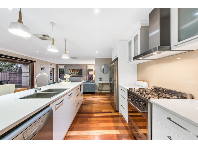 3 Weigall Close, Caroline Springs VIC 3023