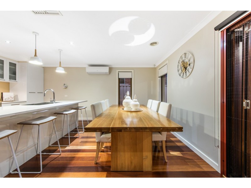 3 Weigall Close, Caroline Springs VIC 3023