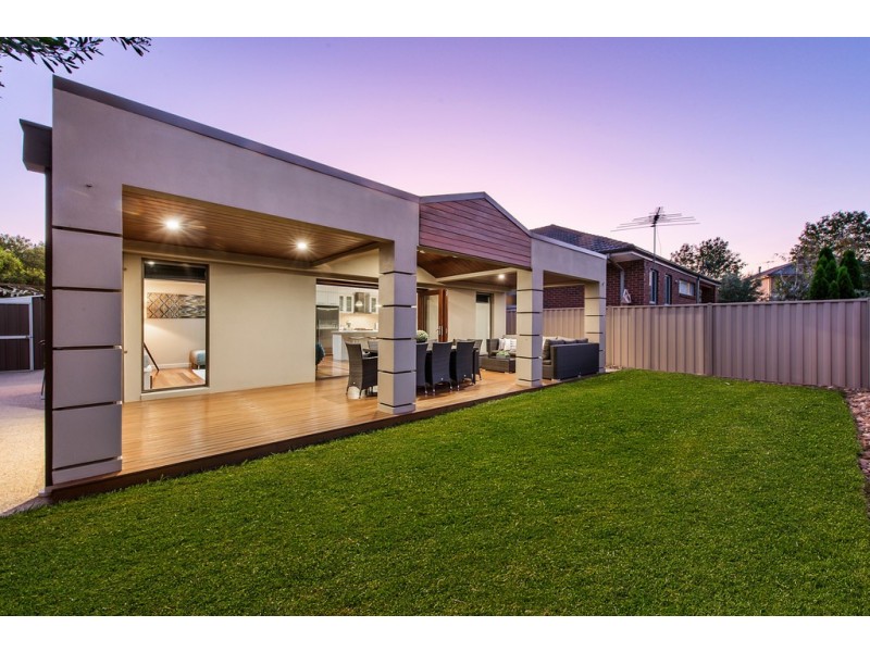3 Weigall Close, Caroline Springs VIC 3023