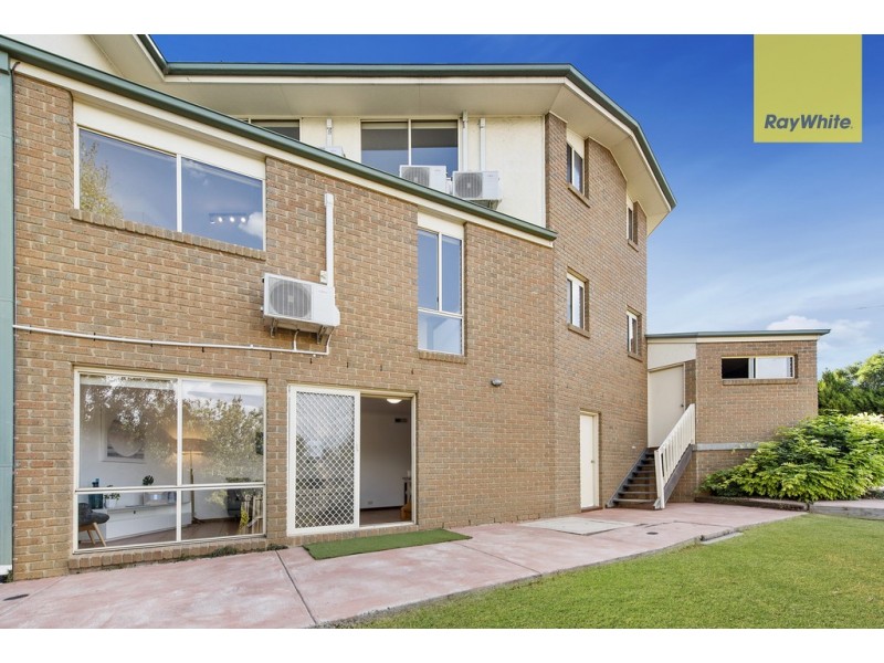 2/48 Moorna Drive, Airport West VIC 3042