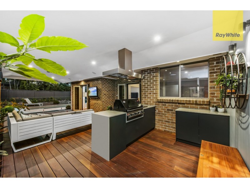 2 Yanga Lane, Taylors Hill VIC 3037