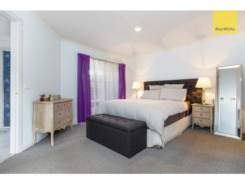 5 Wills Court, Taylors Lakes VIC 3038