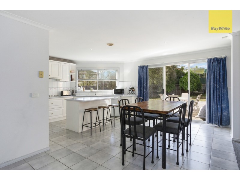 5 Wills Court, Taylors Lakes VIC 3038