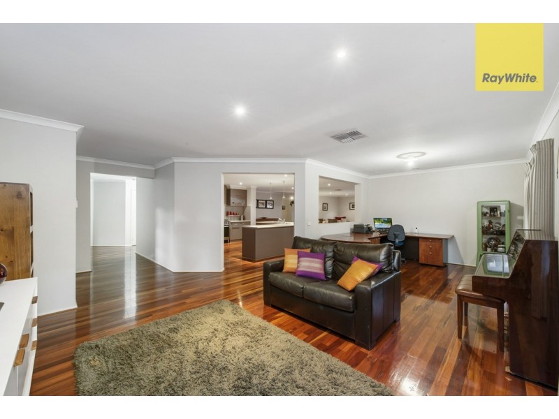 14 Margaret Place, Taylors Hill VIC 3037