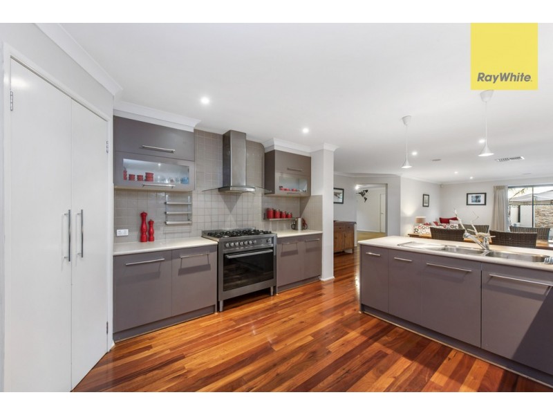 14 Margaret Place, Taylors Hill VIC 3037
