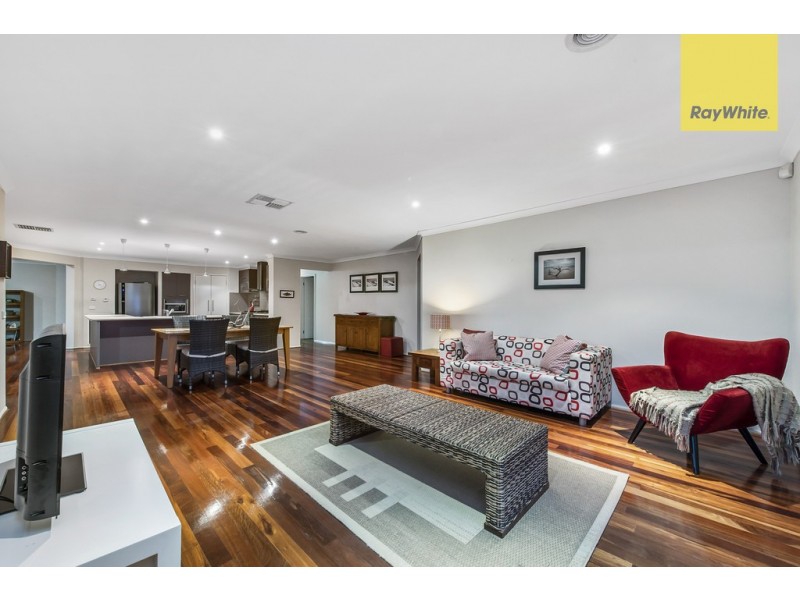14 Margaret Place, Taylors Hill VIC 3037