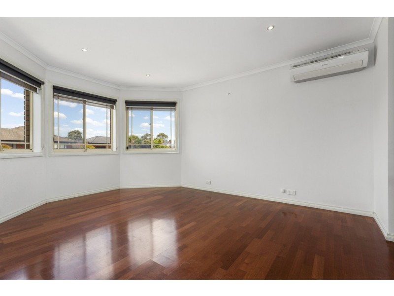 11 Kurrajong Road, Delahey VIC 3037