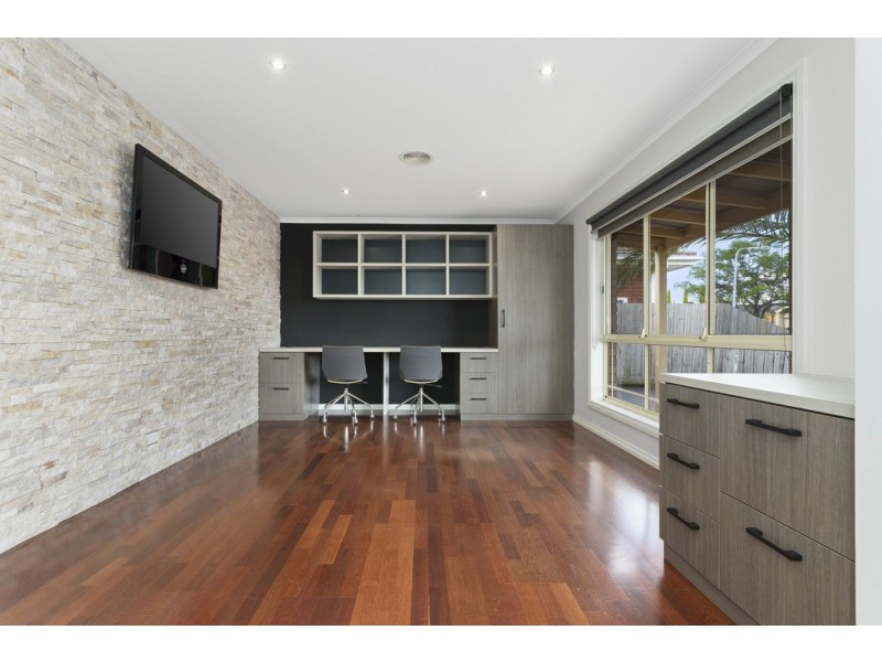 11 Kurrajong Road, Delahey VIC 3037