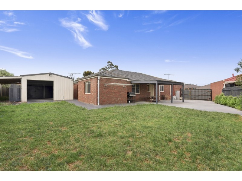11 Kurrajong Road, Delahey VIC 3037