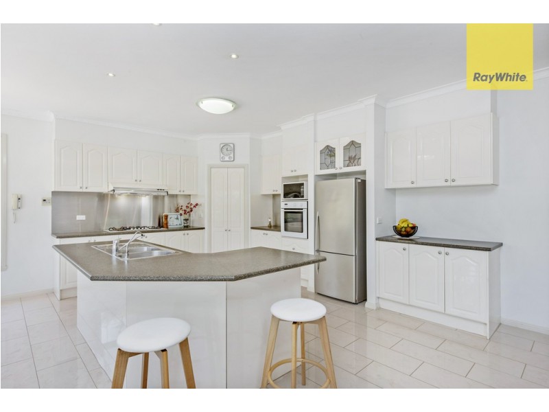 19 Muirs Court, Taylors Lakes VIC 3038