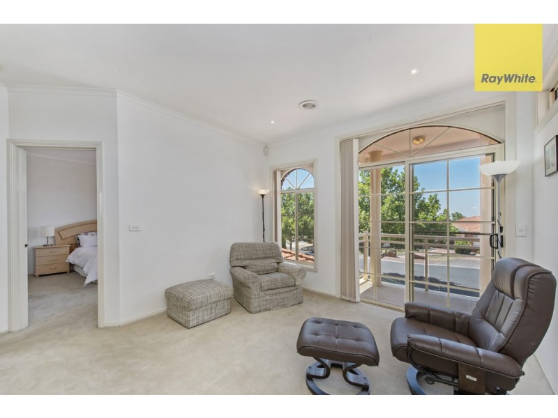 19 Muirs Court, Taylors Lakes VIC 3038