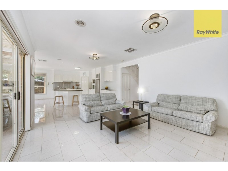 19 Muirs Court, Taylors Lakes VIC 3038