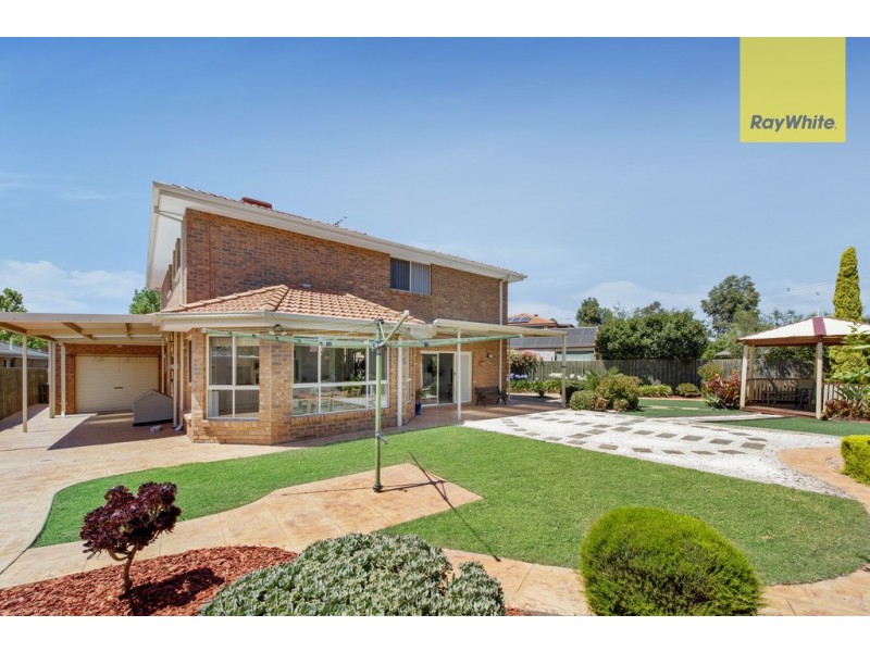 19 Muirs Court, Taylors Lakes VIC 3038