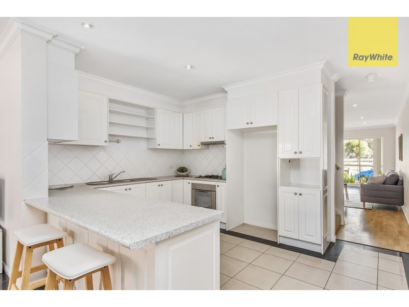 2B Orchid Square, Sydenham VIC 3037