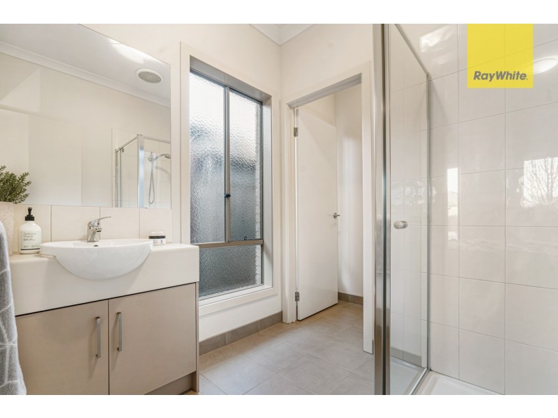 7 Devonport Court, Taylors Hill VIC 3037