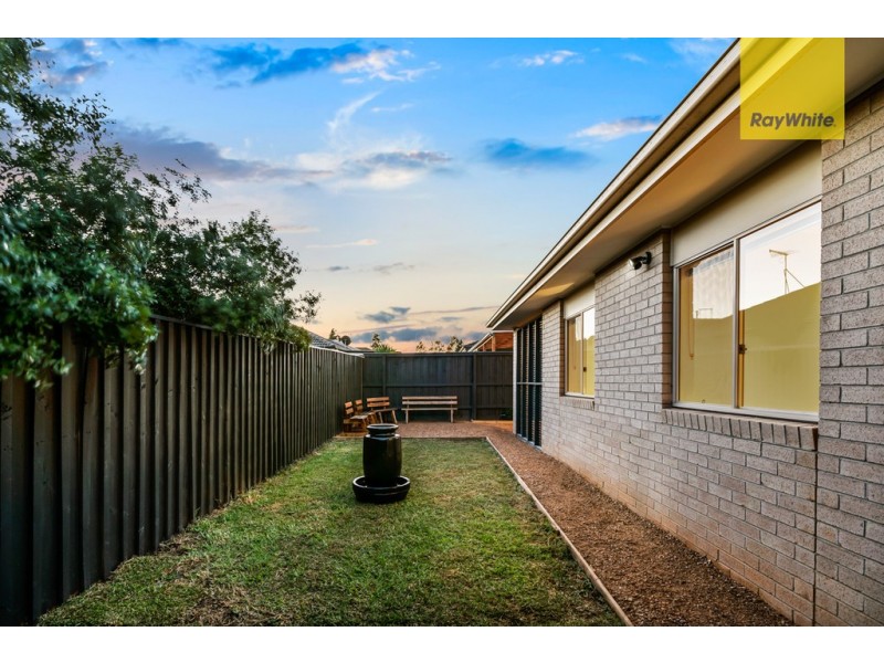 7 Devonport Court, Taylors Hill VIC 3037