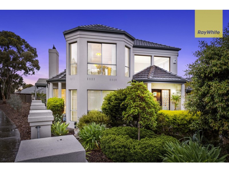 8 Coorong Court, Taylors Lakes VIC 3038