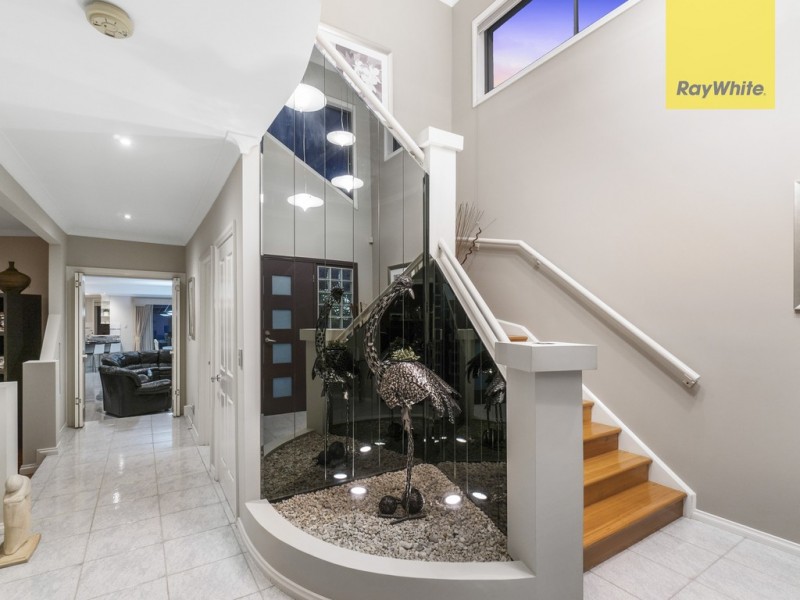 8 Coorong Court, Taylors Lakes VIC 3038