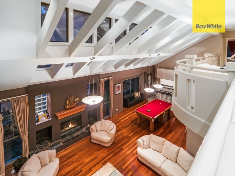 8 Coorong Court, Taylors Lakes VIC 3038