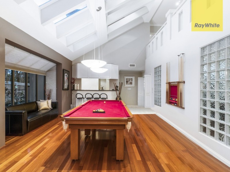 8 Coorong Court, Taylors Lakes VIC 3038