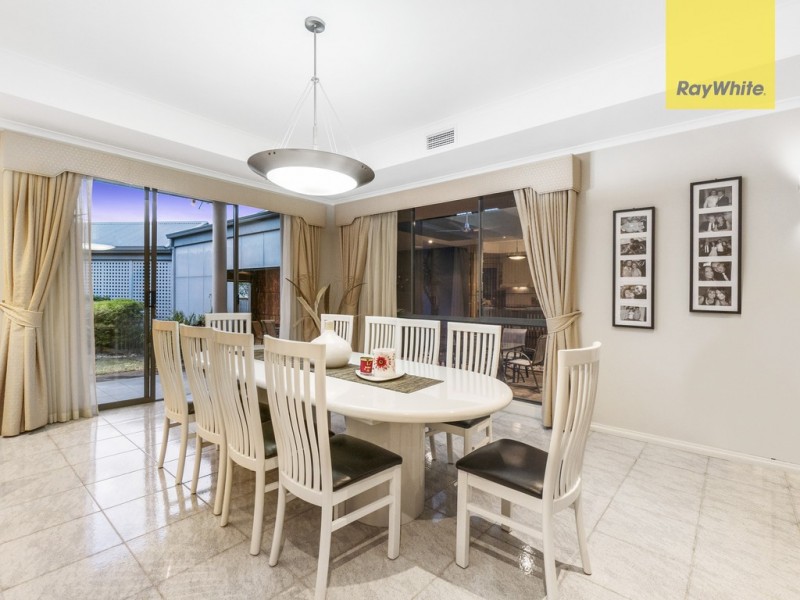 8 Coorong Court, Taylors Lakes VIC 3038