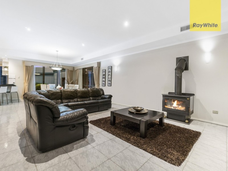 8 Coorong Court, Taylors Lakes VIC 3038