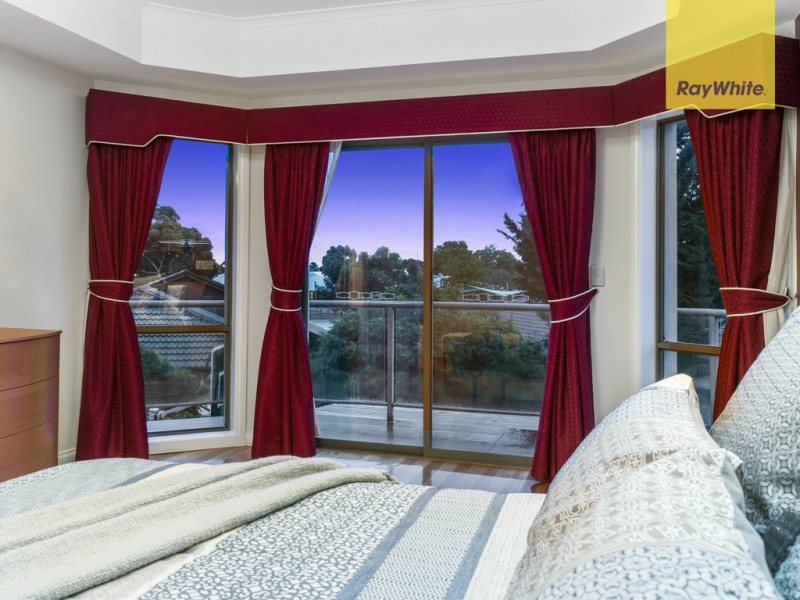 8 Coorong Court, Taylors Lakes VIC 3038