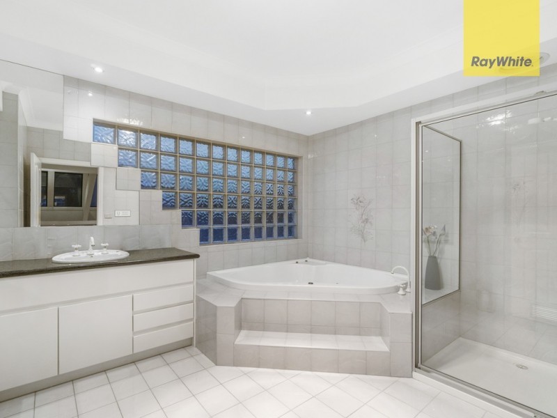 8 Coorong Court, Taylors Lakes VIC 3038