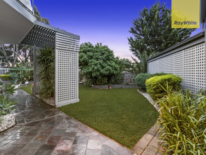 8 Coorong Court, Taylors Lakes VIC 3038