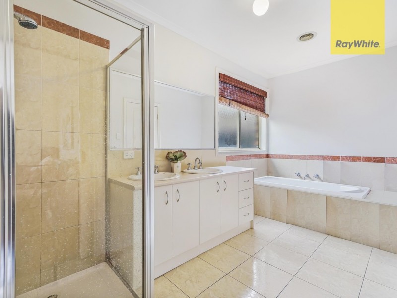 79 Delbridge Drive, Sydenham VIC 3037