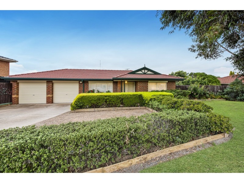 8 Green Close, Delahey VIC 3037